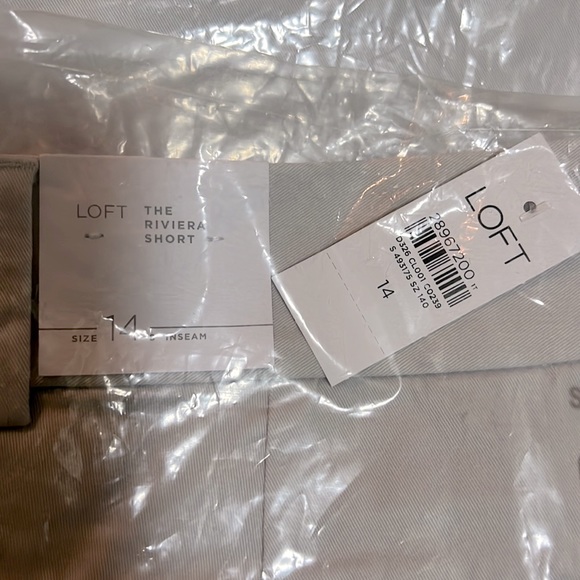 🌴 NWT LOFT Riviera Shorts, Light Khaki;
In original packaging; 8” INSEAM - Picture 2 of 4
